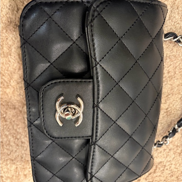 Black Quilted Leather Shoulder Bag chanel - Picture 2 of 5